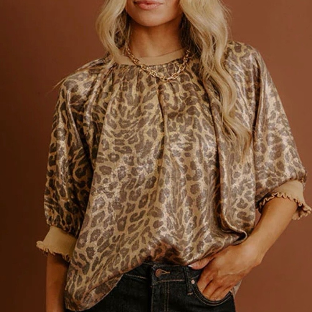 💛New w/o tags Leopard Print Women's Top💛